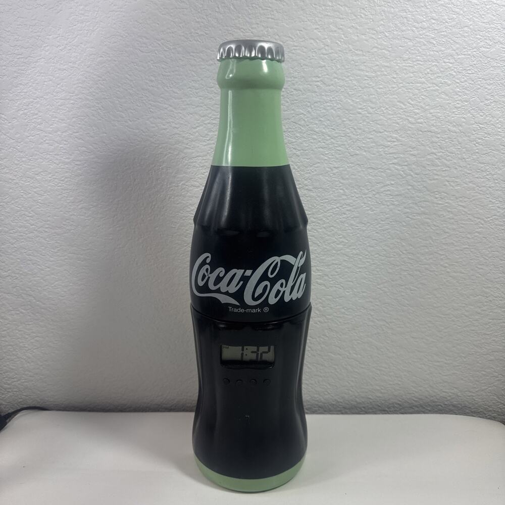VTG Coca-Cola Coke Bottle Moving Polar Bear Music Hanging Clock